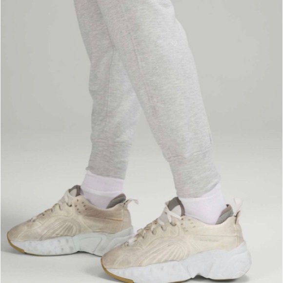 lululemon Ready to Fleece HR Jogger Grey Size 6 NWT - Picture 4 of 4